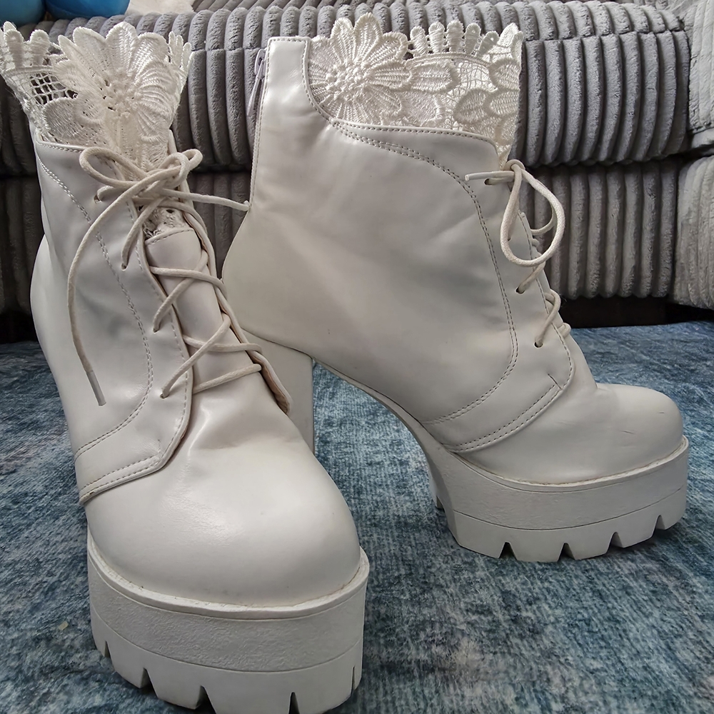 Elegant White Lace-Up Platform Boots